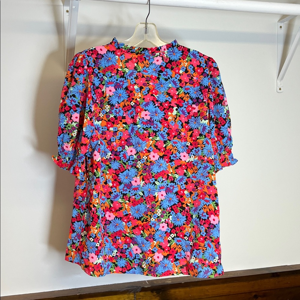 NWT Amazon Vibrant Floral Blouse‎ - M - Picture 2 of 6